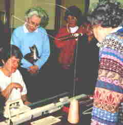 knitting.jpg (5551 bytes)