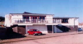 CLUB.JPG (5515 bytes)